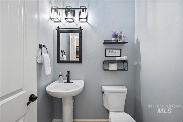 3129 S Silvertip Ln, Meridian, ID 83642