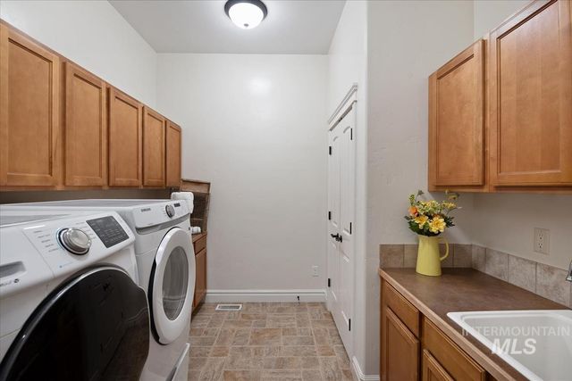 3129 S Silvertip Ln, Meridian, ID 83642