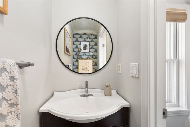 36 Indian Camp Lane D, Lincoln, MA 01773