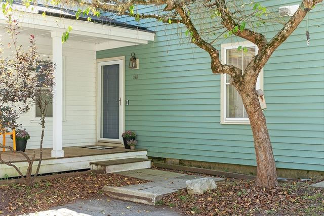 36 Indian Camp Lane D, Lincoln, MA 01773