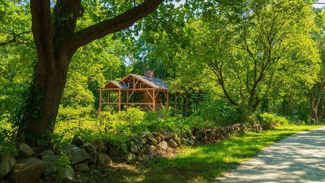 36 Indian Camp Lane D, Lincoln, MA 01773