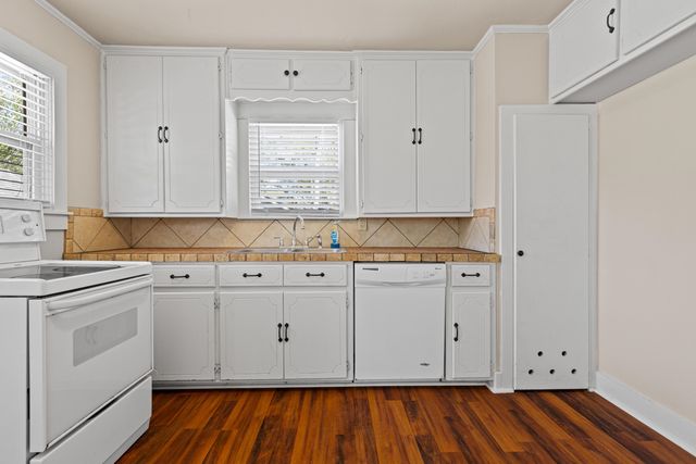 1505 DUDLEY DR., Kilgore, TX 75662