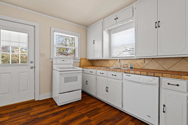 1505 DUDLEY DR., Kilgore, TX 75662