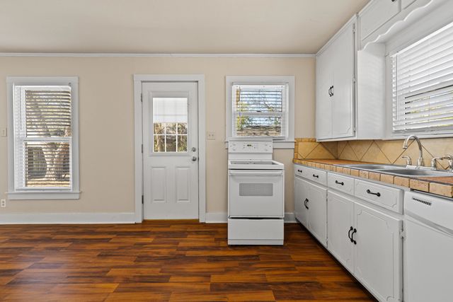 1505 DUDLEY DR., Kilgore, TX 75662