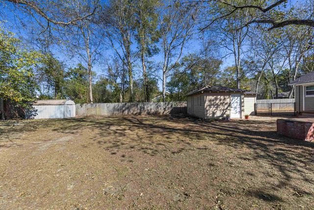 1505 DUDLEY DR., Kilgore, TX 75662