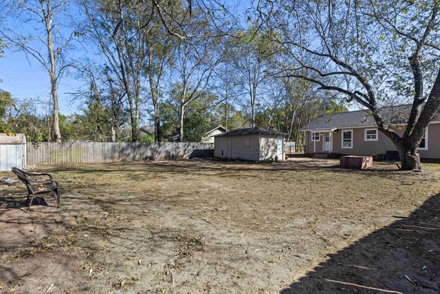 1505 DUDLEY DR., Kilgore, TX 75662