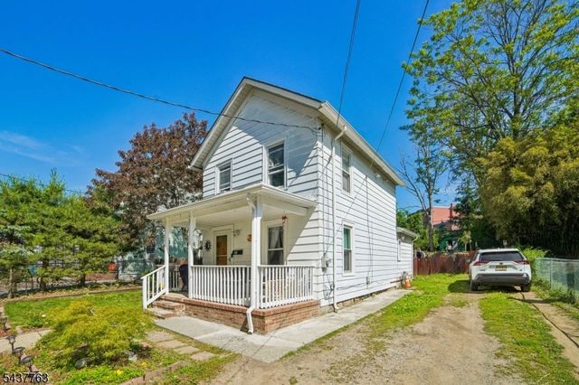 37 Stoll St, Netcong Boro, NJ 07857
