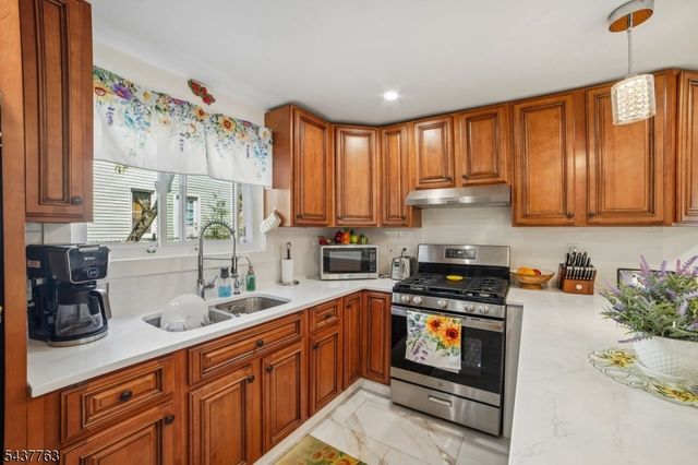 37 Stoll St, Netcong Boro, NJ 07857