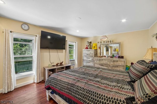 37 Stoll St, Netcong Boro, NJ 07857