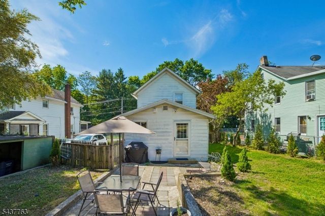 37 Stoll St, Netcong Boro, NJ 07857