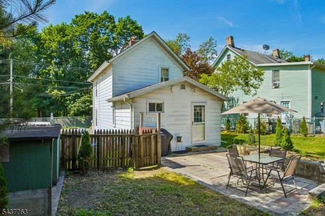 37 Stoll St, Netcong Boro, NJ 07857