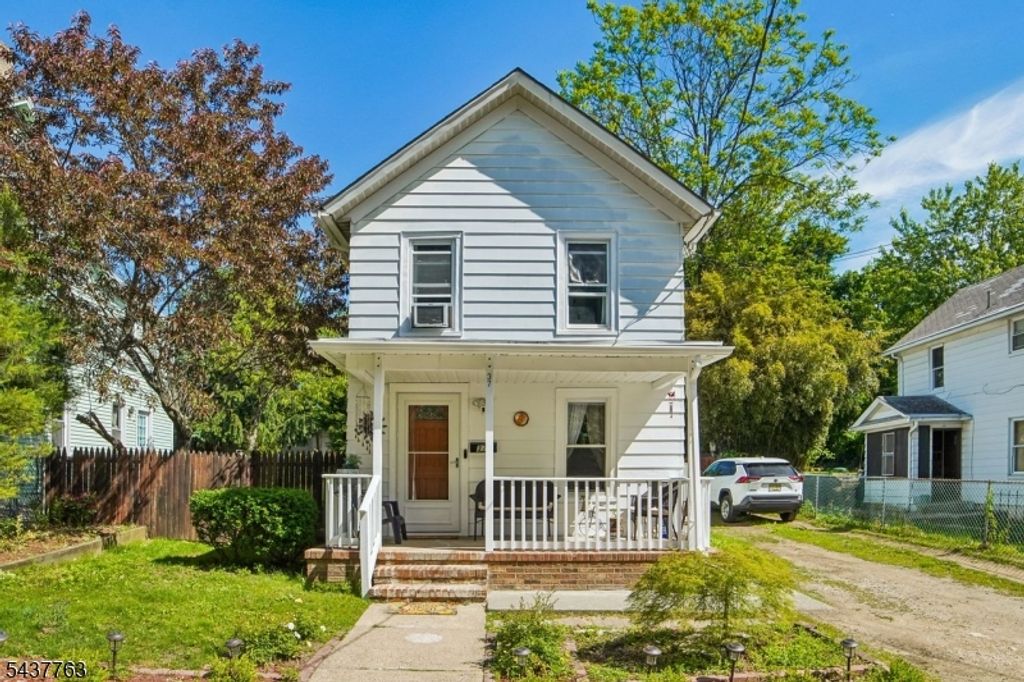 37 Stoll St, Netcong Boro, NJ 07857
