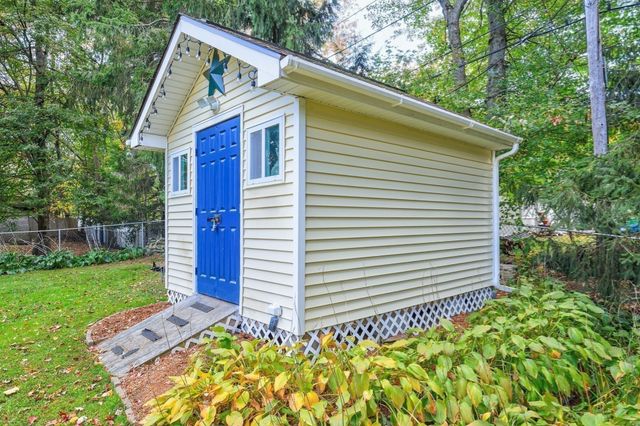 16 Westbrook Rd, Worcester, MA 01602