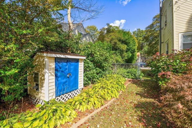 16 Westbrook Rd, Worcester, MA 01602