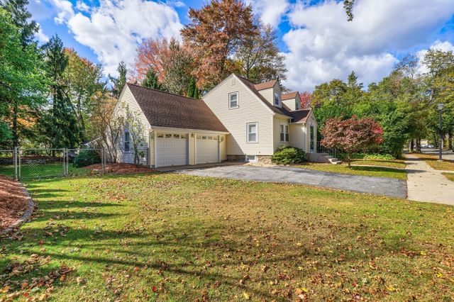16 Westbrook Rd, Worcester, MA 01602