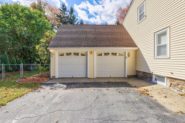 16 Westbrook Rd, Worcester, MA 01602