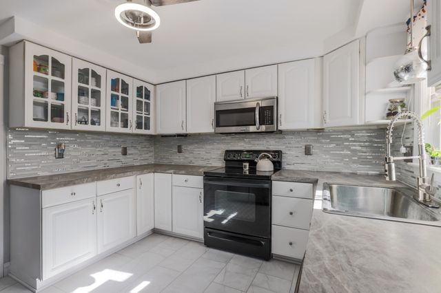 16 Westbrook Rd, Worcester, MA 01602
