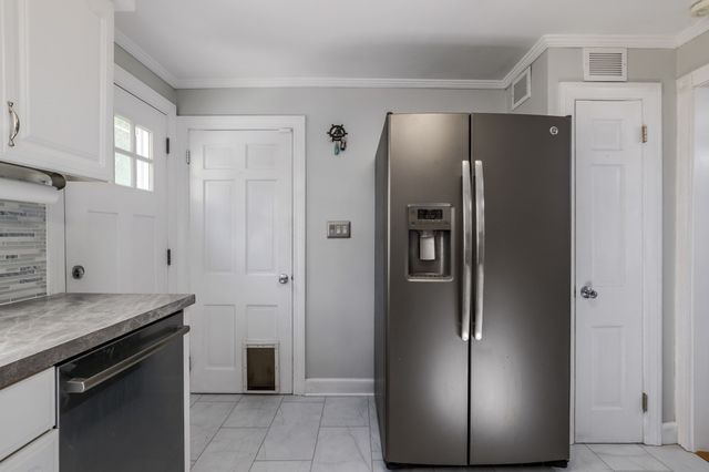 16 Westbrook Rd, Worcester, MA 01602
