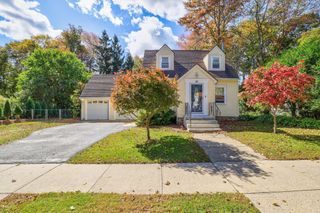 16 Westbrook Rd, Worcester, MA 01602