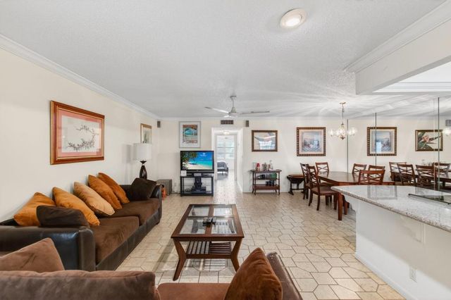 5066 Lakefront Boulevard B, Delray Beach, FL 33484