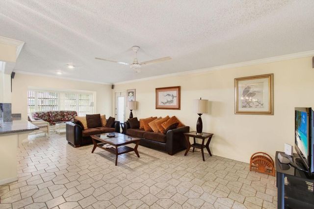 5066 Lakefront Boulevard B, Delray Beach, FL 33484