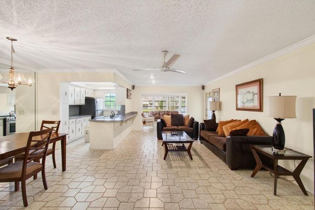 5066 Lakefront Boulevard B, Delray Beach, FL 33484