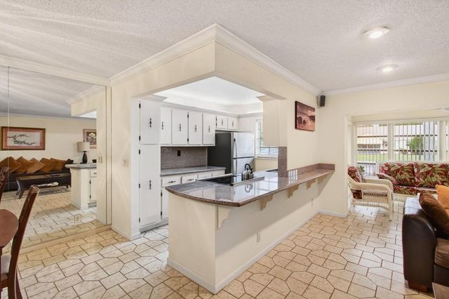 5066 Lakefront Boulevard B, Delray Beach, FL 33484