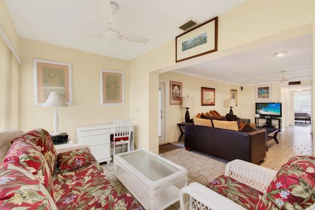 5066 Lakefront Boulevard B, Delray Beach, FL 33484