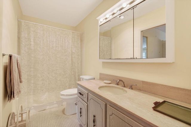 5066 Lakefront Boulevard B, Delray Beach, FL 33484