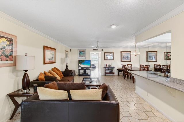 5066 Lakefront Boulevard B, Delray Beach, FL 33484