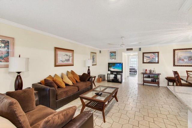 5066 Lakefront Boulevard B, Delray Beach, FL 33484