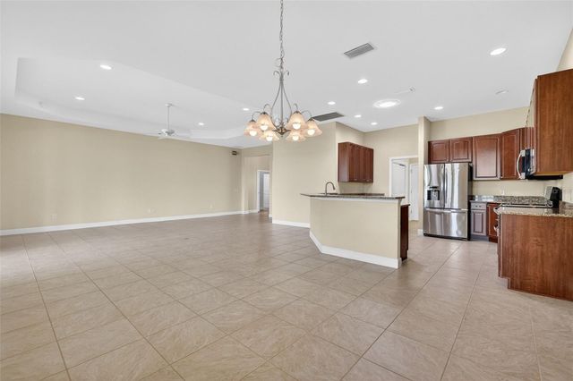 10131 LAKE MIONA WAY, Oxford, FL 34484