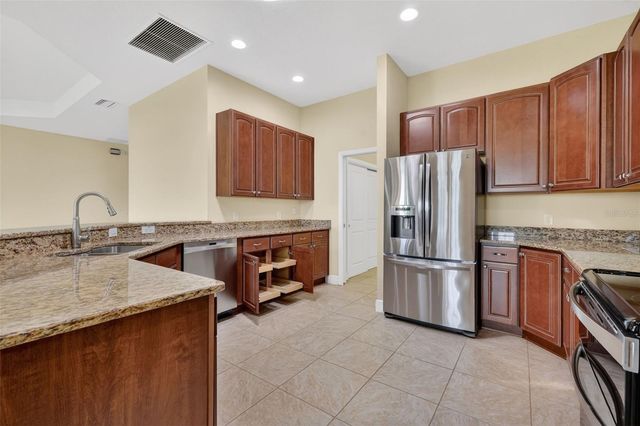 10131 LAKE MIONA WAY, Oxford, FL 34484