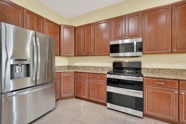 10131 LAKE MIONA WAY, Oxford, FL 34484