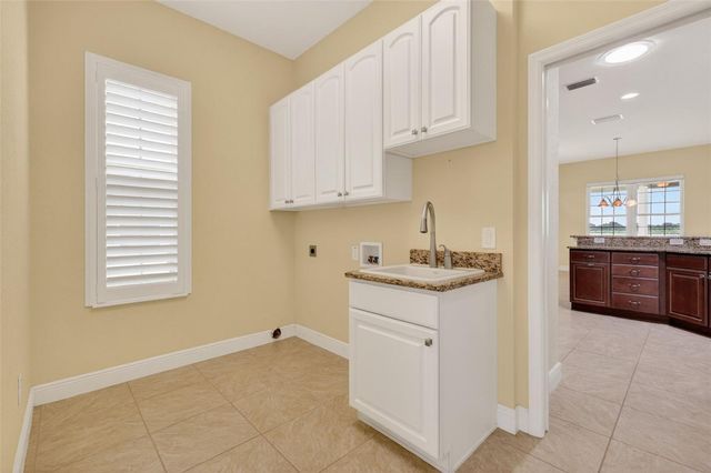 10131 LAKE MIONA WAY, Oxford, FL 34484