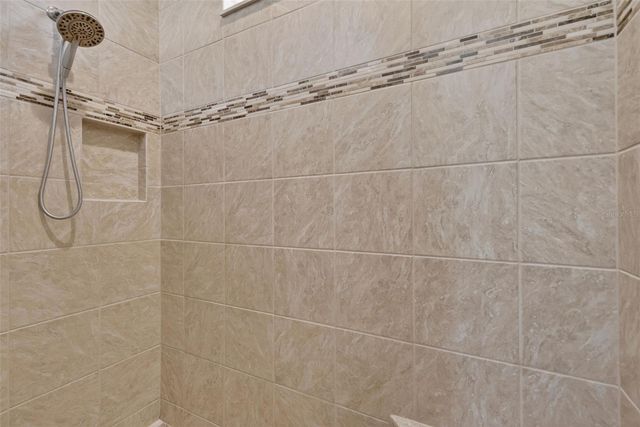 10131 LAKE MIONA WAY, Oxford, FL 34484
