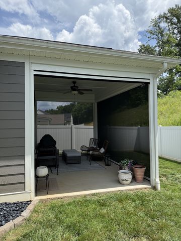 216 Daniel St, Pleasant View, TN 37146