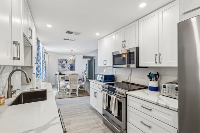 5400 N Ocean Drive E Pha, Singer Island, FL 33404