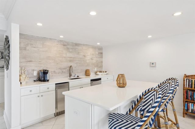 5400 N Ocean Drive E Pha, Singer Island, FL 33404