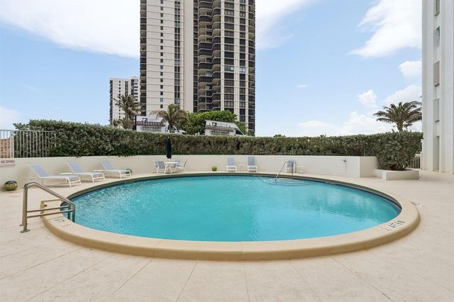 5400 N Ocean Drive E Pha, Singer Island, FL 33404