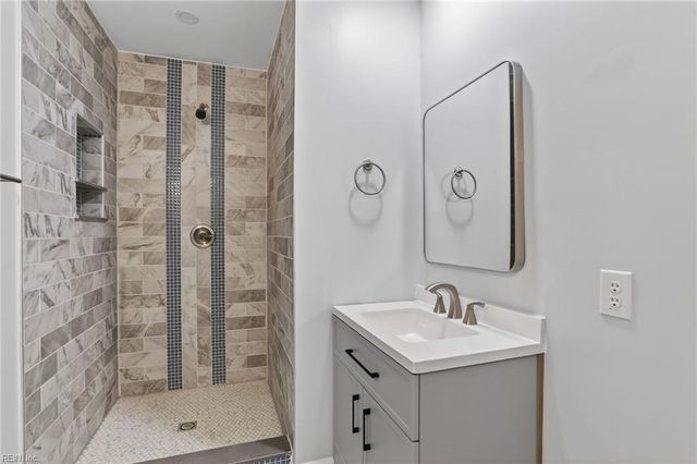 902 Laurel AVE, Chesapeake, VA 23325