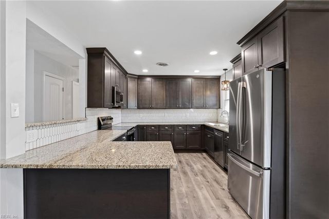 902 Laurel AVE, Chesapeake, VA 23325