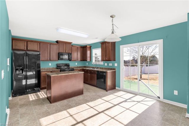 1804 Pine Cove Court, Winston-salem, NC 27127