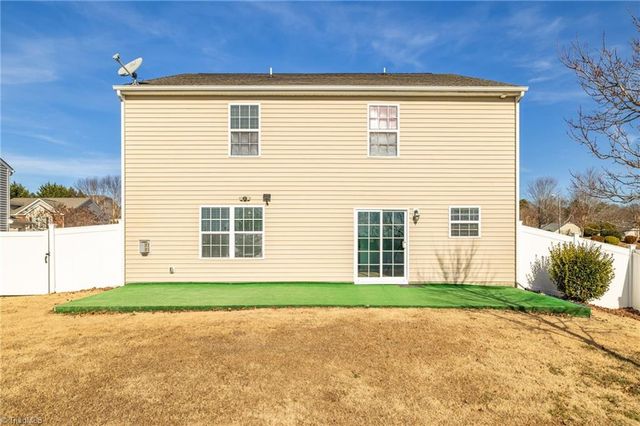 1804 Pine Cove Court, Winston-salem, NC 27127