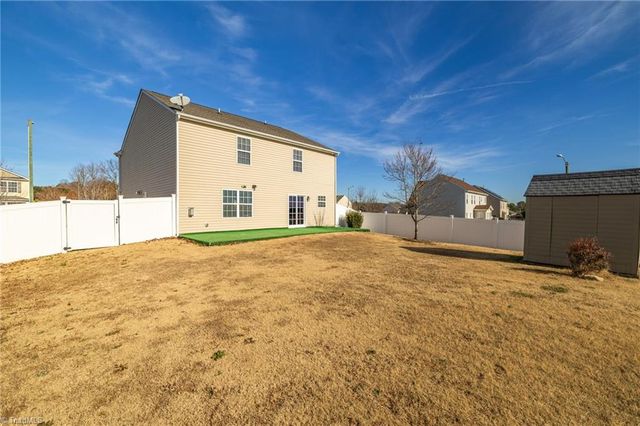 1804 Pine Cove Court, Winston-salem, NC 27127