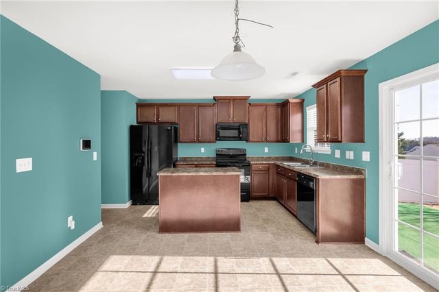 1804 Pine Cove Court, Winston-salem, NC 27127