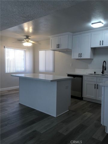 7871 Holt Drive 7, Huntington Beach, CA 92647