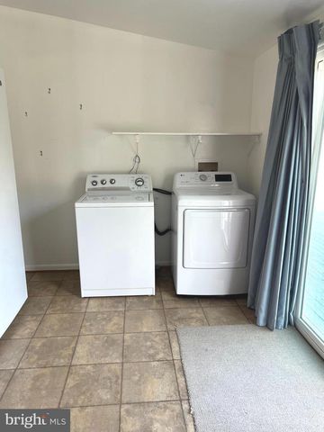 39 OAK CT, Annapolis, MD 21401