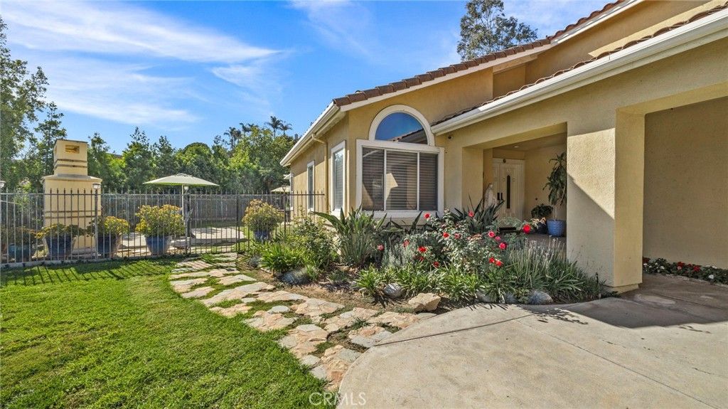 Image 2 of property listing at 3865 San Antonio Road, Yorba Linda, CA 92886
