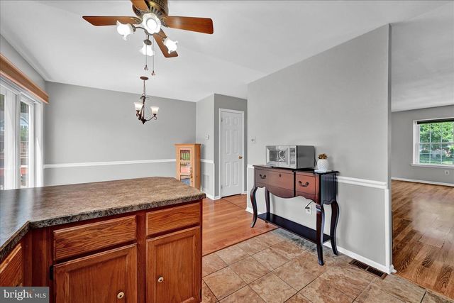 621 KENNEY LN, Brookhaven, PA 19015